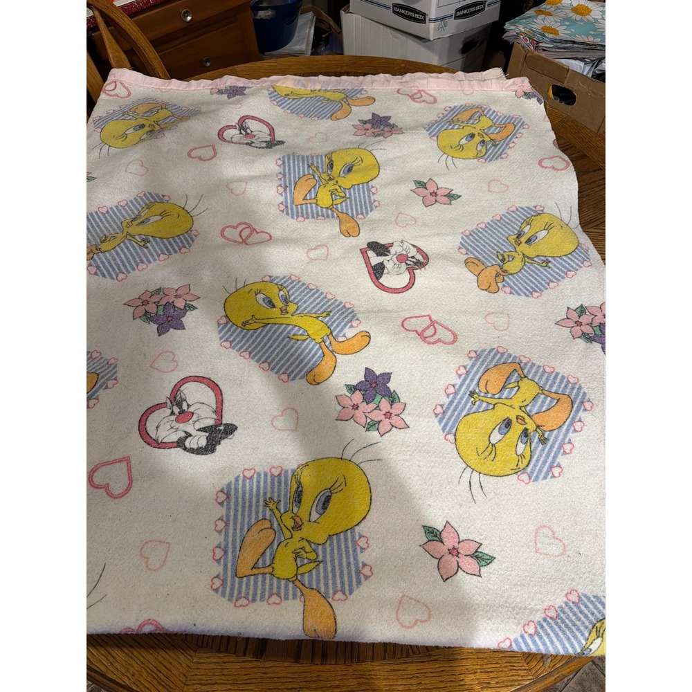 Vintage 1996 Looney Tunes Tweety Bird Sylvester Baby Blanket Pink Satin Trim USA